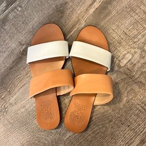 Vince Camuto leather slides